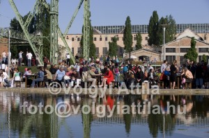 konyvfesztival 0904252181cva 300x199 Hatalmas tömeg a könyvfesztiválon