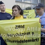 Harcosan szelíd Greenpeace aktivisták