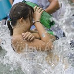 Water Fighting Water Fighting