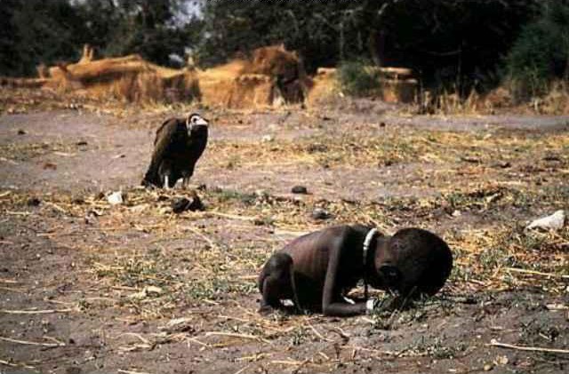 Sudan-StarvingChildVulture-photoKevinCarter