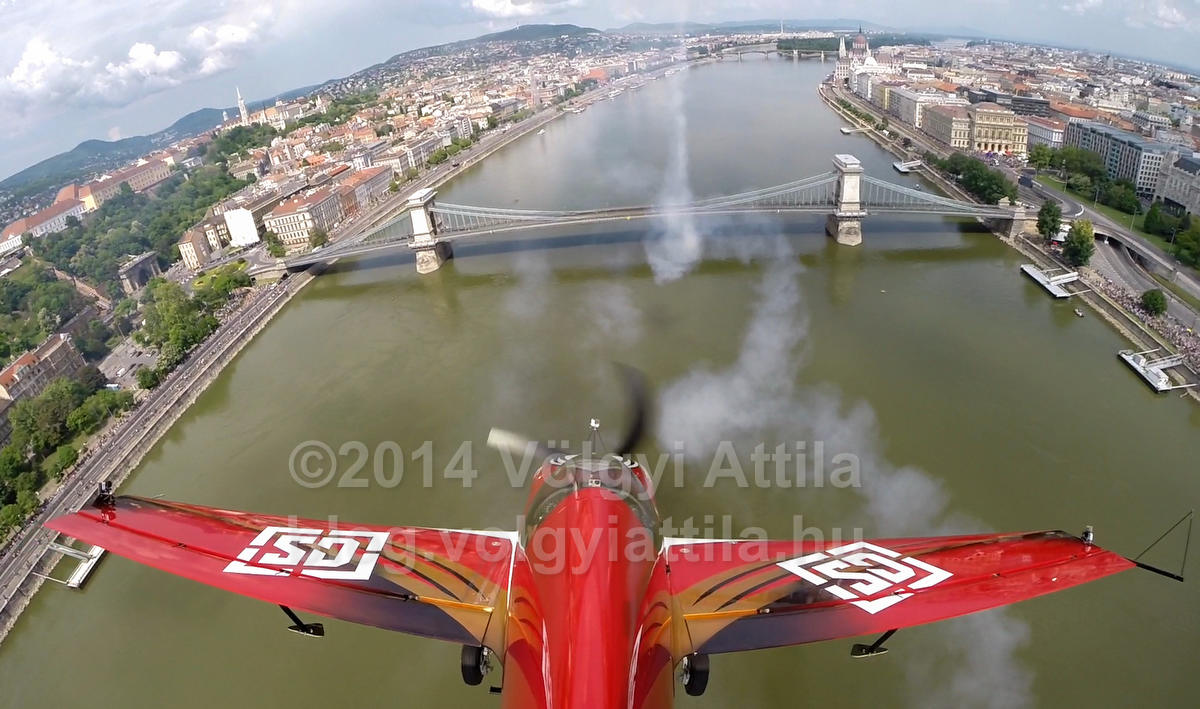 http://photos.volgyiattila.hu/gallery/May-1-Air-Show-in-Budapest-2014/G0000iyzf1CY8r6s/C0000ElgmO1zejLU